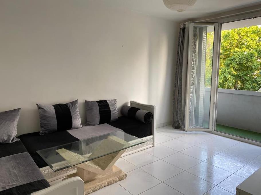 Joli Appartement Proche Metro Lyon Exterior foto