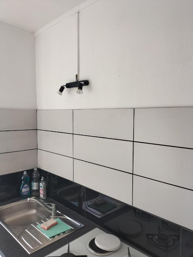 Joli Appartement Proche Metro Lyon Exterior foto